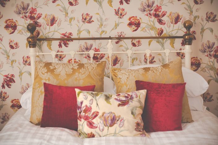 Luxury affordable Bedroom for stays